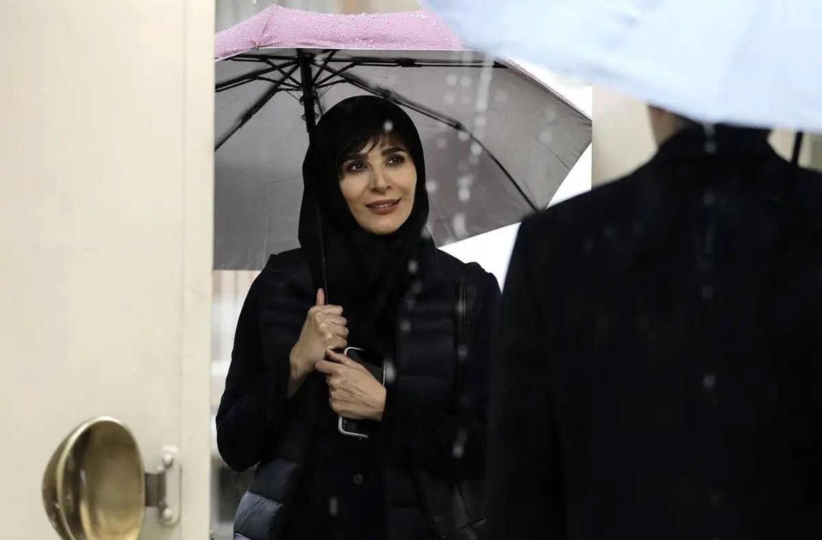 سحر دولتشاهی در فیلم استخر سروش صحت