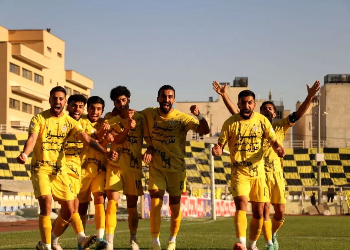 گزارش زنده پرسپولیس و فجرسپاسی