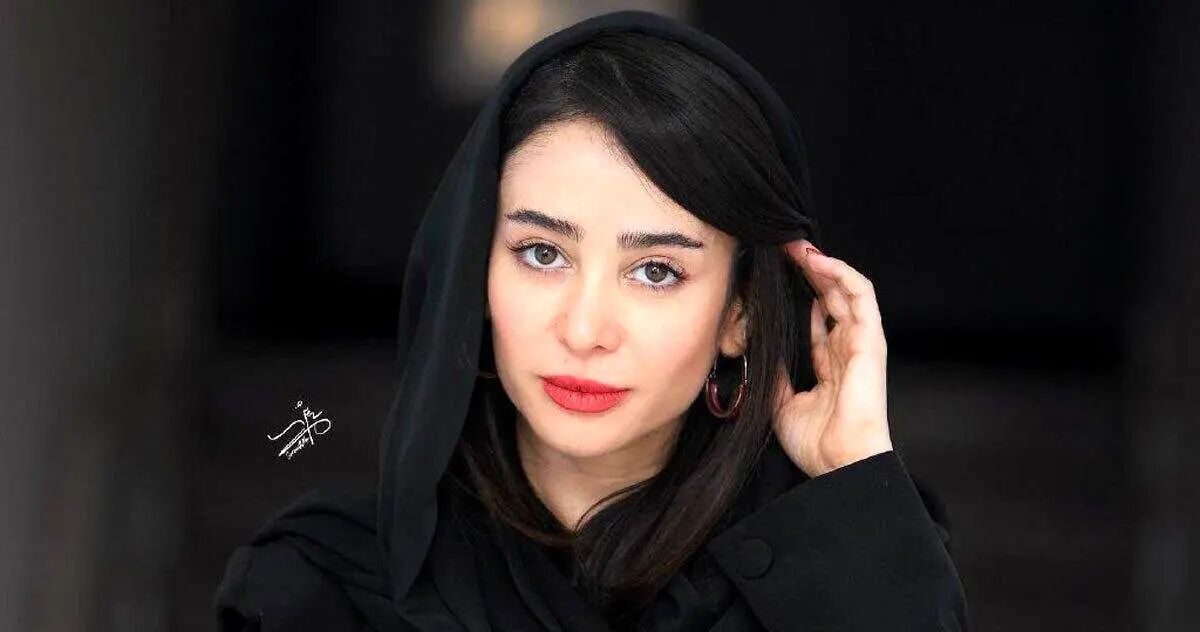 الناز حبیبی در کنار مربی مرد