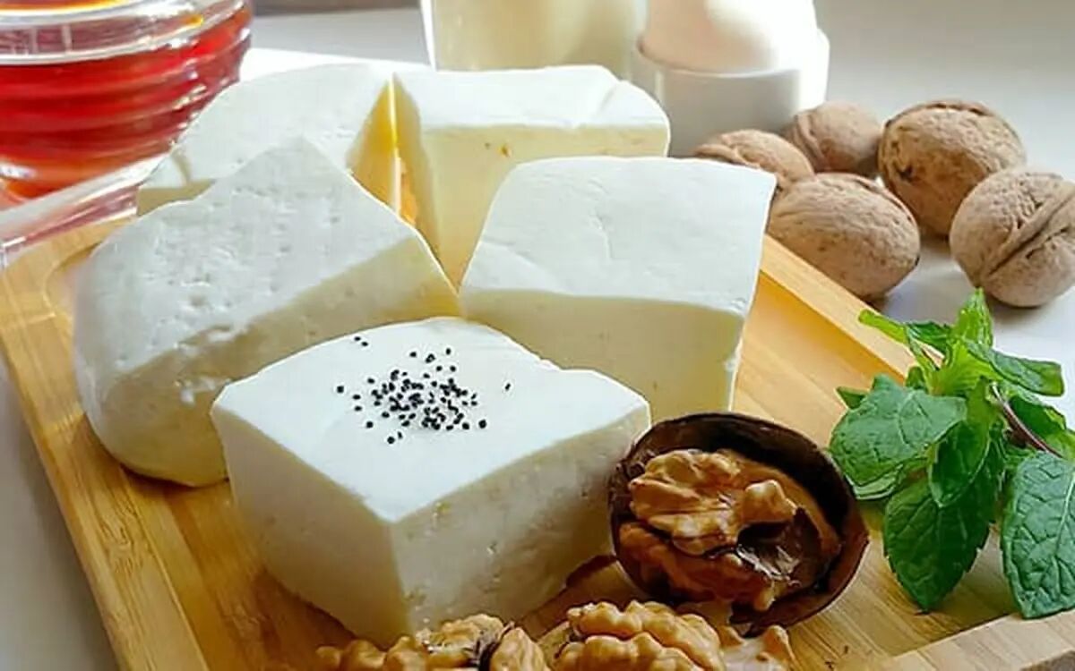 این نوع پنیرها را بیشتر مصرف کنید، چون نگهدارنده ندارند