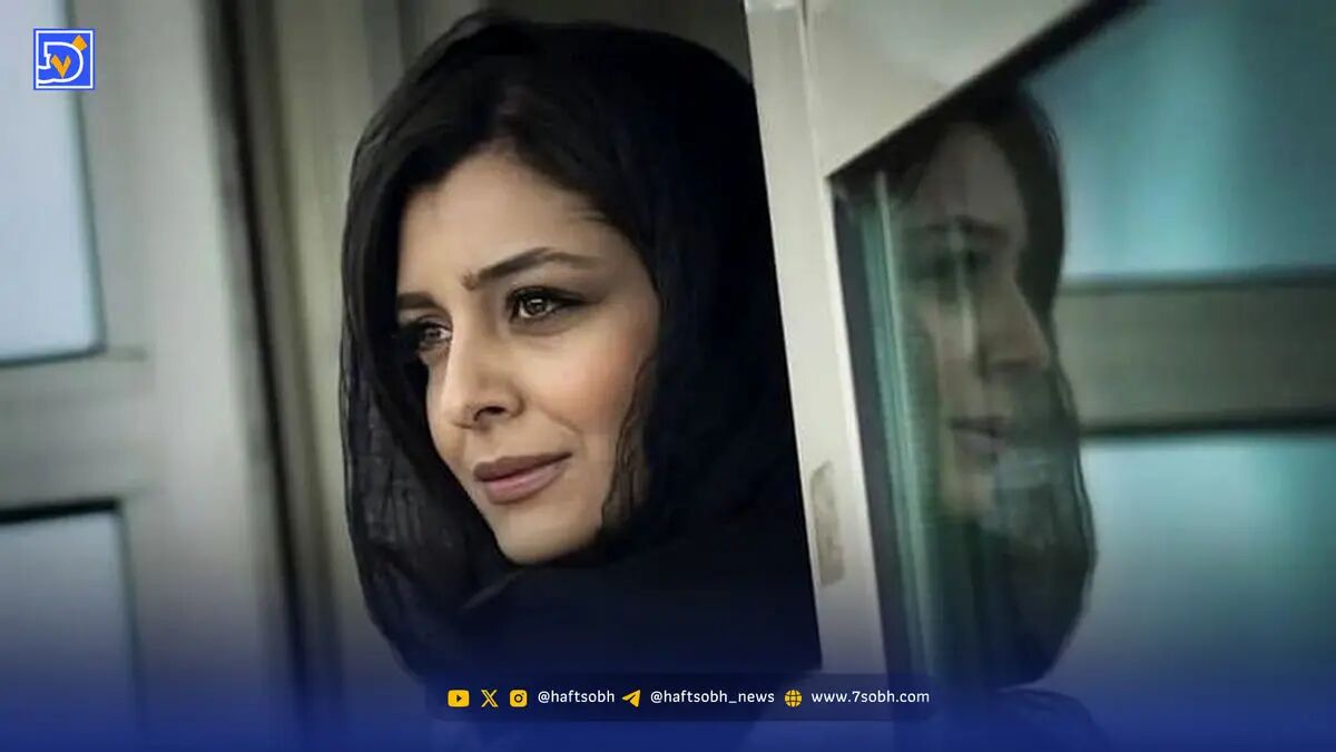 عکس/ میز شام دونفره و عاشقانه ساره بیات و همسرش جنتلمنش در یک رستوران خلوت و اعیانی در اروپا/ چیدمان و فضای شاعرانه با شمعدانی طلایی رومیزی