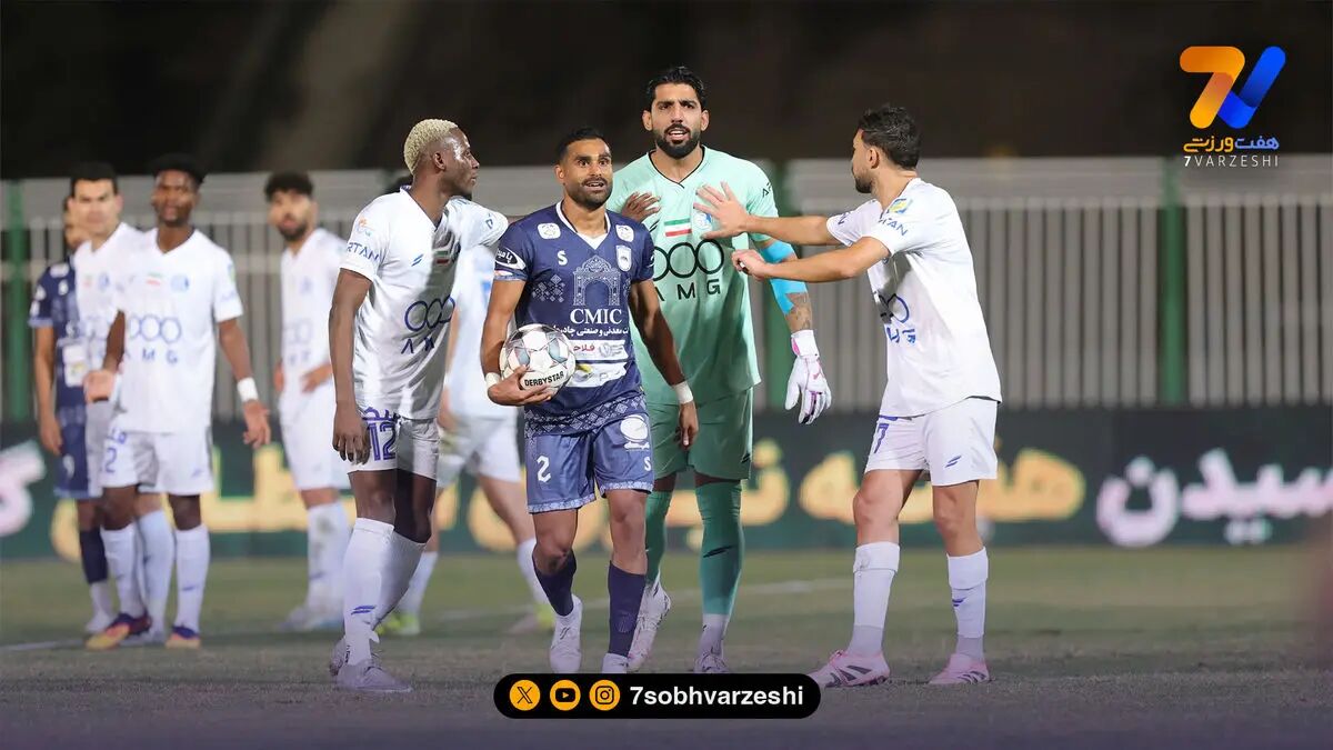 اعتراض چادرملو به داور بازی استقلال