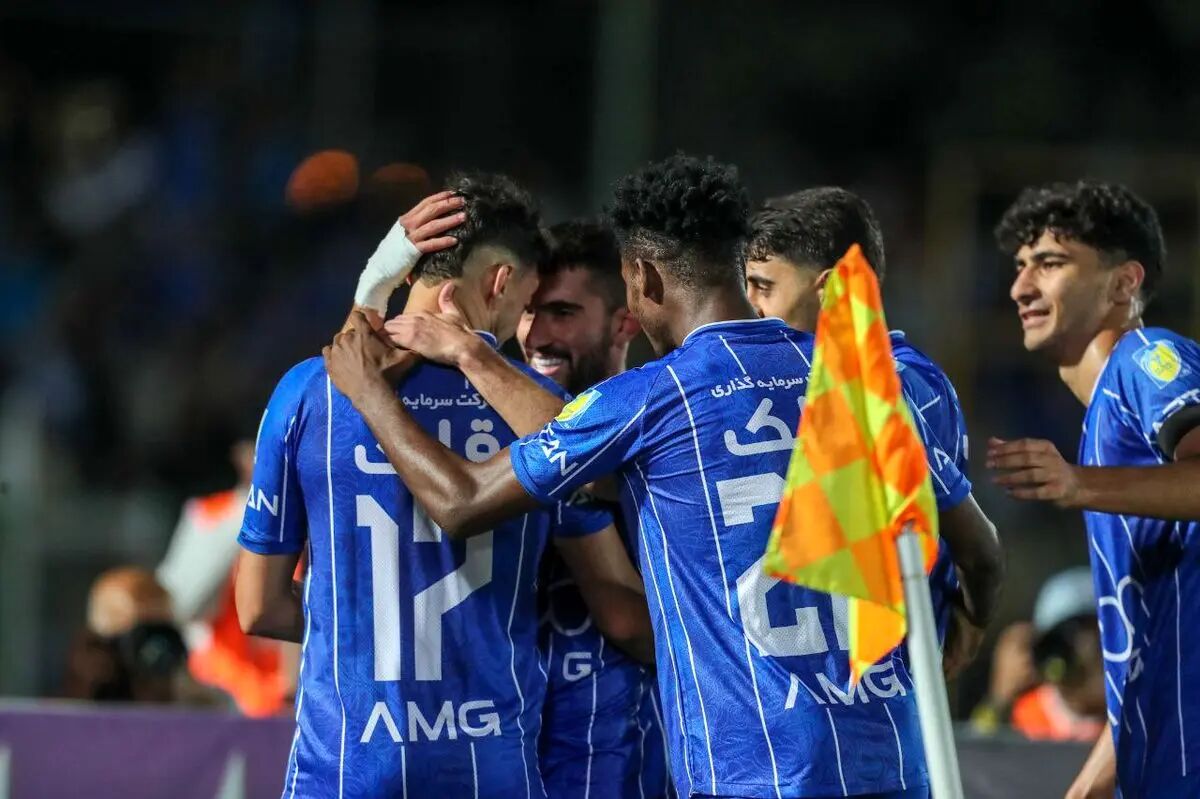 استقلال صدرنشین لیگ برتر ماند