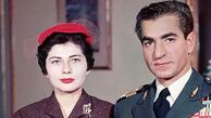 «محمدرضا پهلوی» در حال ورود به مراسم دومین عروسی‌اش با ملکه دوم در کاخ مرمر تهران