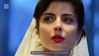 چیدمان لوکس آپارتمان گران قیمت لیلا حاتمی بازیگر فیلم پیرپسر / مبلمان یک دست سفید و فضاسازی با گل رز قرمز