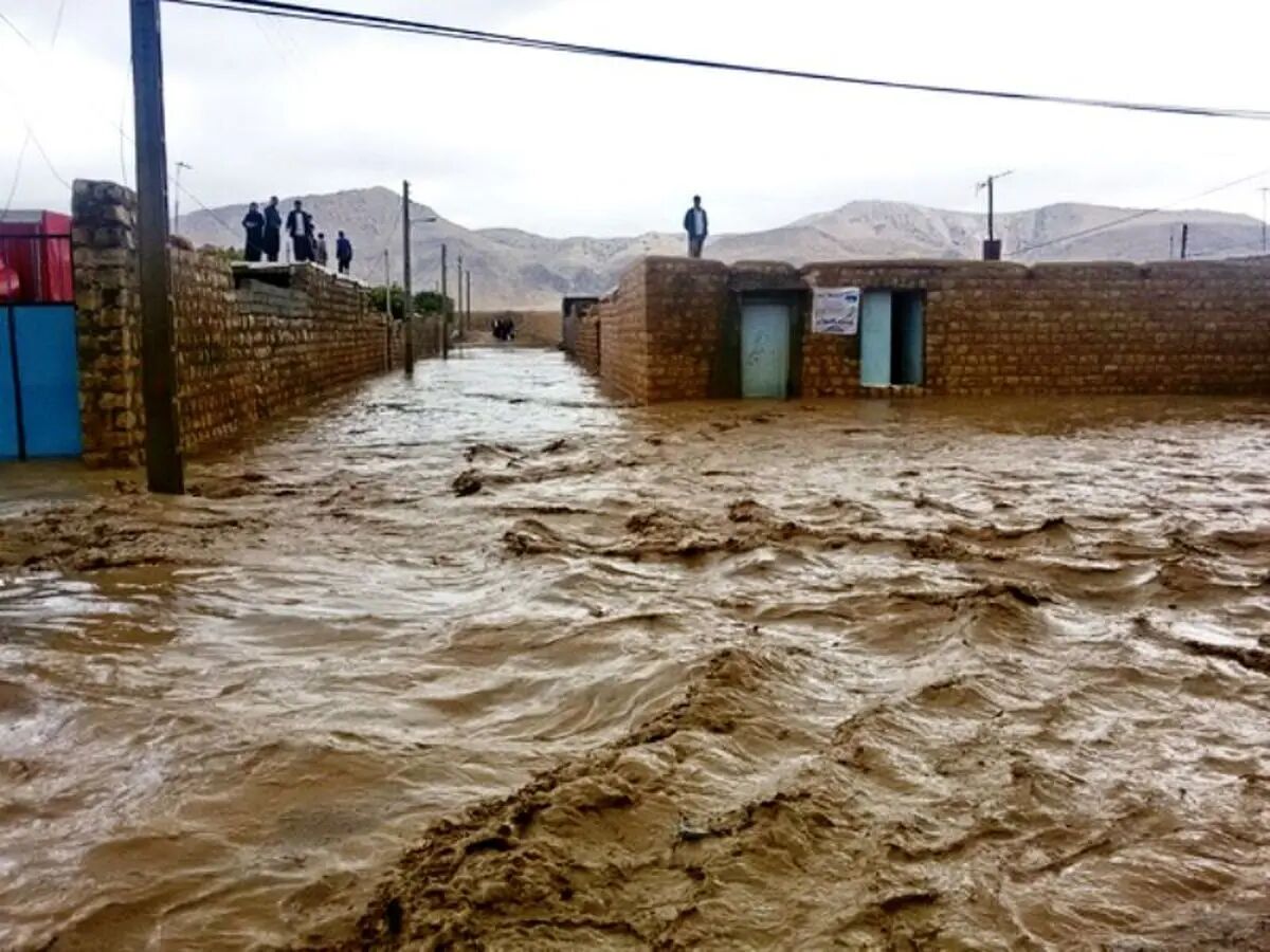 فوری/ سیلاب به منازل ۴۰ خانوار روستای شهرک هزارانی آبدانان خسارت زد