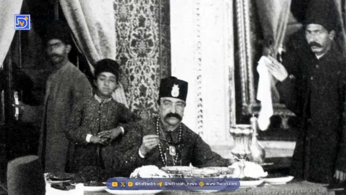 سفر در زمان؛ ژست خاص «ناصرالدین‌شاه» در کاخ صاحبقرانیه؛ سال ۱۲۶۹
