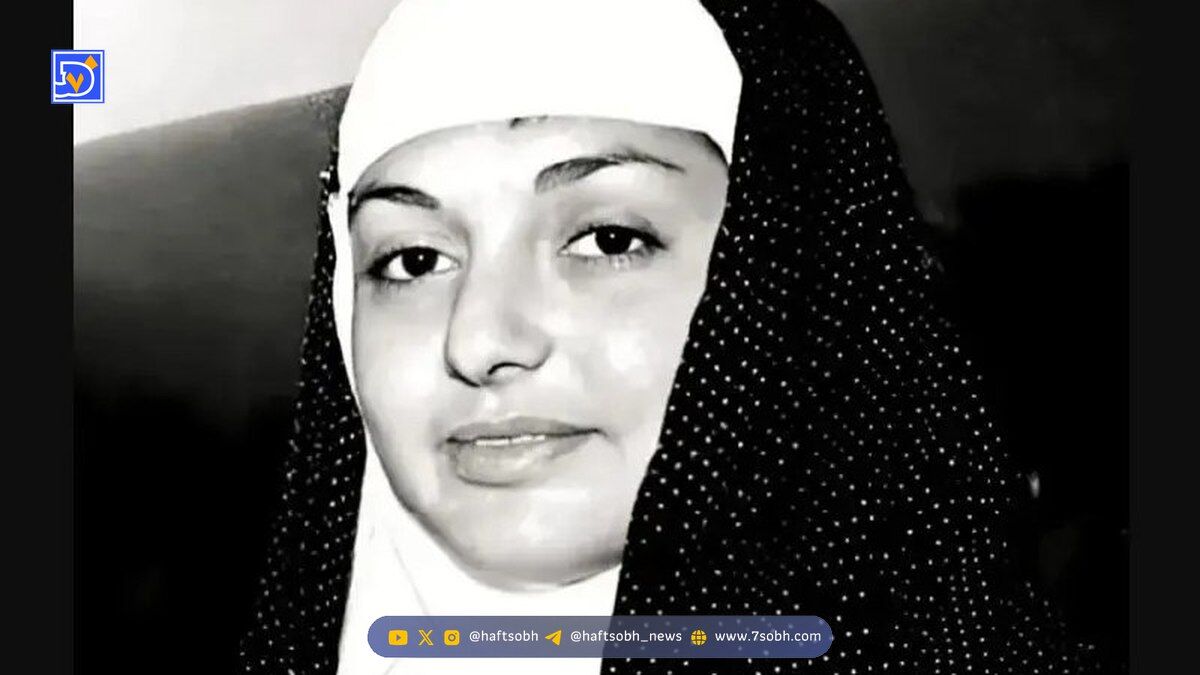 سفر در زمان | «گوگوش» در 26 سالگی؛ لحظه‌ای نادر از سفر حج در سال 1355