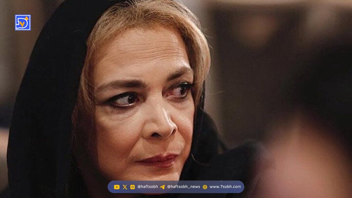 بیتا فرهی، ۳۱ ساله در کنار خسرو شکیبایی در حرم شاه‌عبدالعظیم؛ سال ۱۳۶۸/ عکس