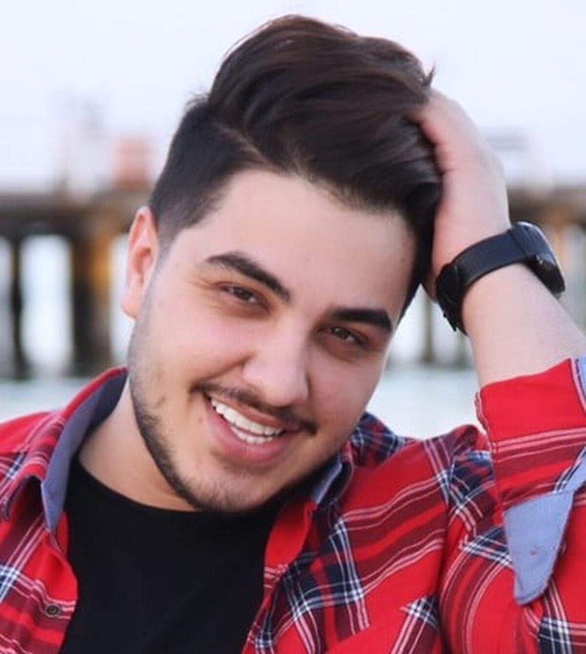 بیوگرافی و زندگی خصوصی آرون افشار