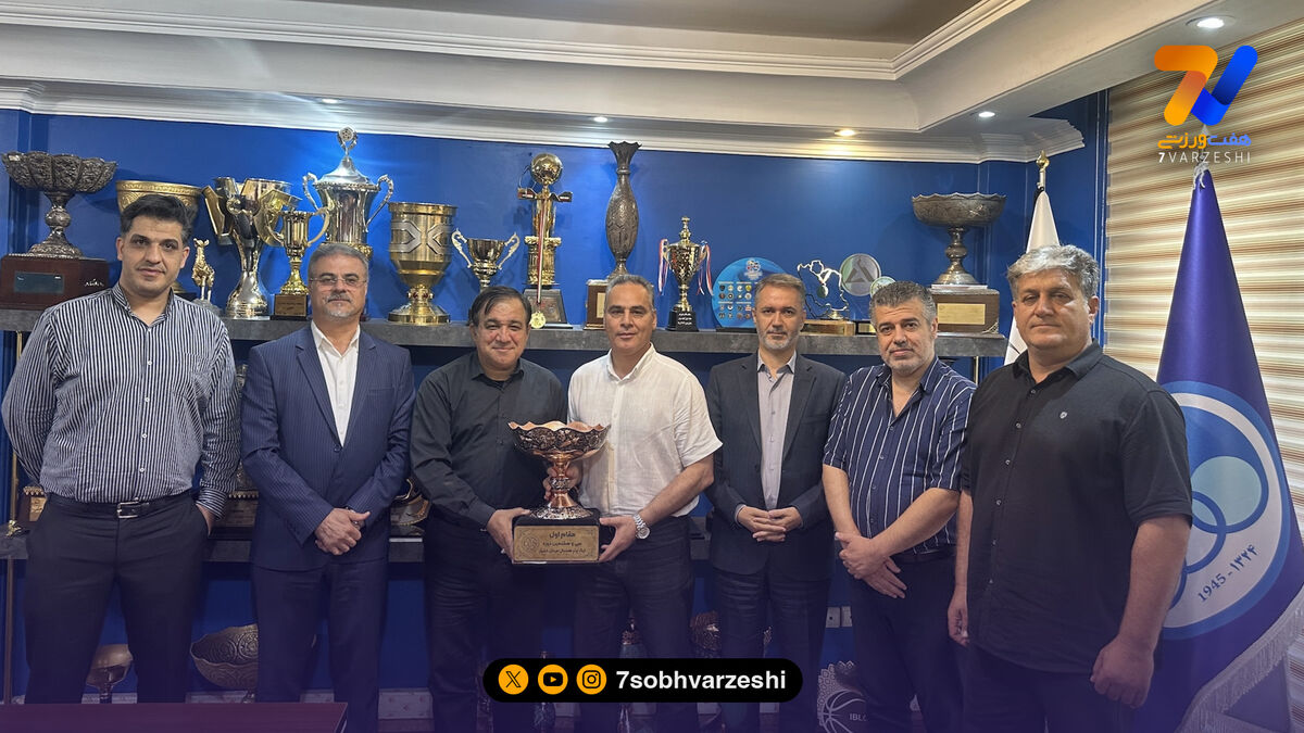 انتقال جام قهرمانی هندبال به ویترین باشگاه استقلال