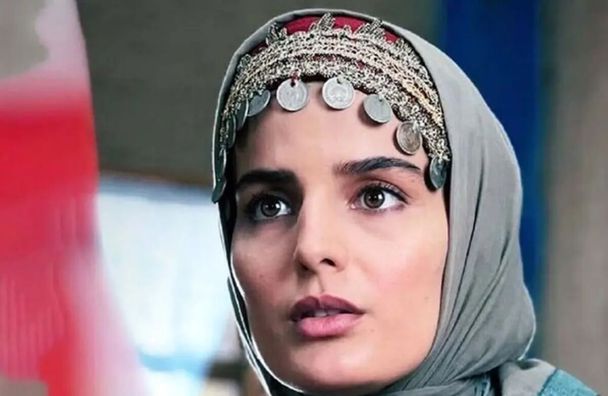 نگاهی به چیدمان خونه مجردی شاهانه و مجلل « غزاله اکرمی» بازیگر سریال سوجان