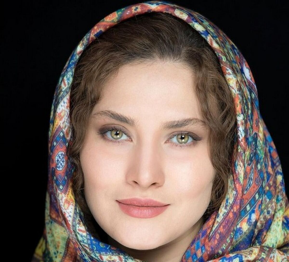 استایل شیک ساناز سعیدی با صورتی باربی
