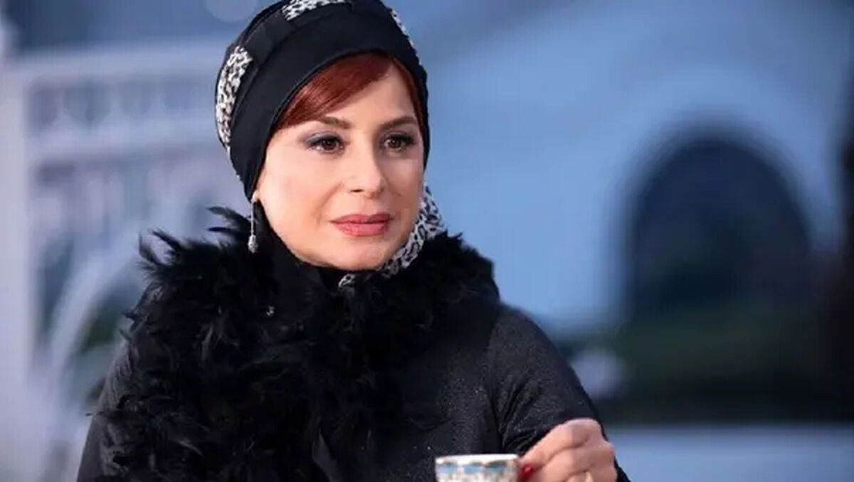 سفر زمان| چهرۀ سیما تیرانداز با چادرنماز در پشت‌صحنۀ «از یادها رفته»