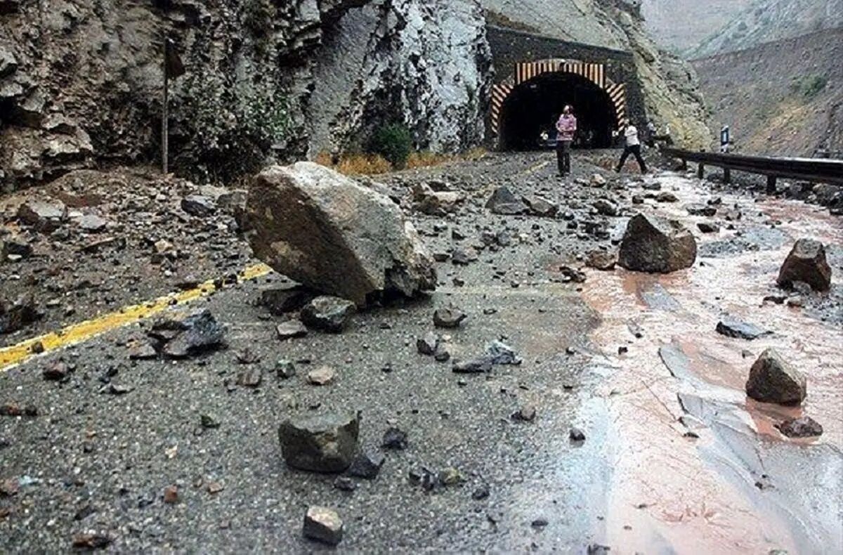 فاجعه در جاده/ ریزش کوه جان ۶ نفر را گرفت