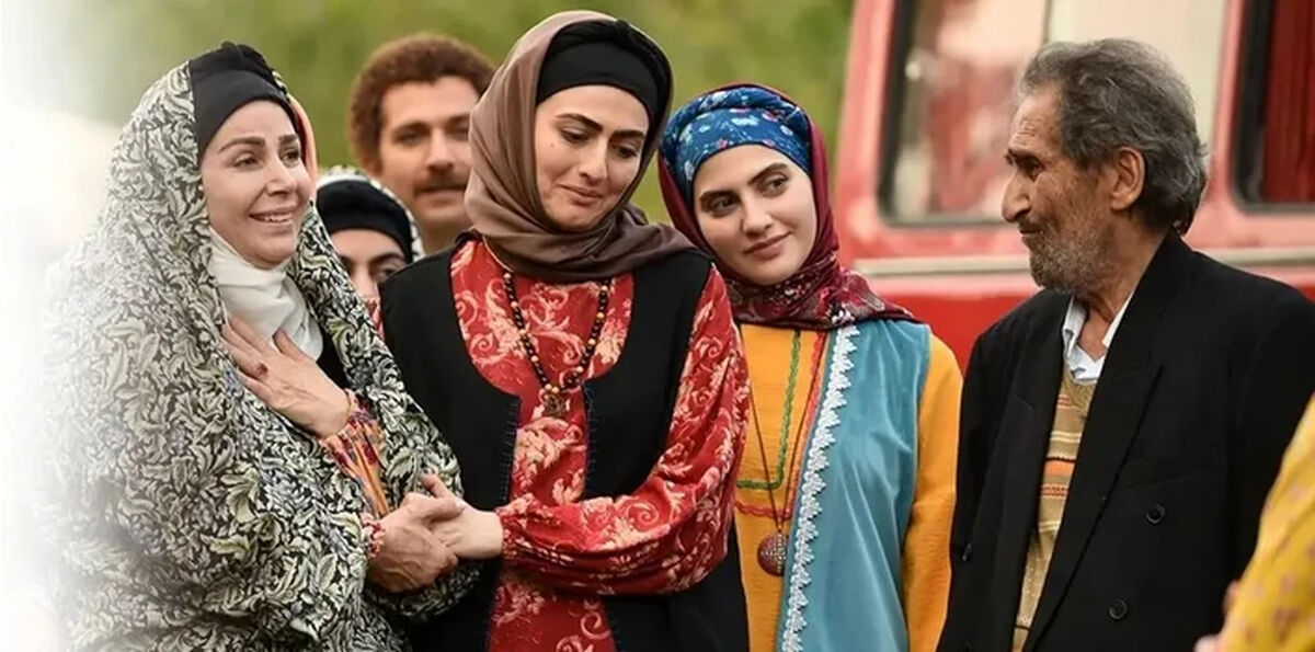 پریسا دوستی مشغول استراحت در پشت صحنه سریال سوجان