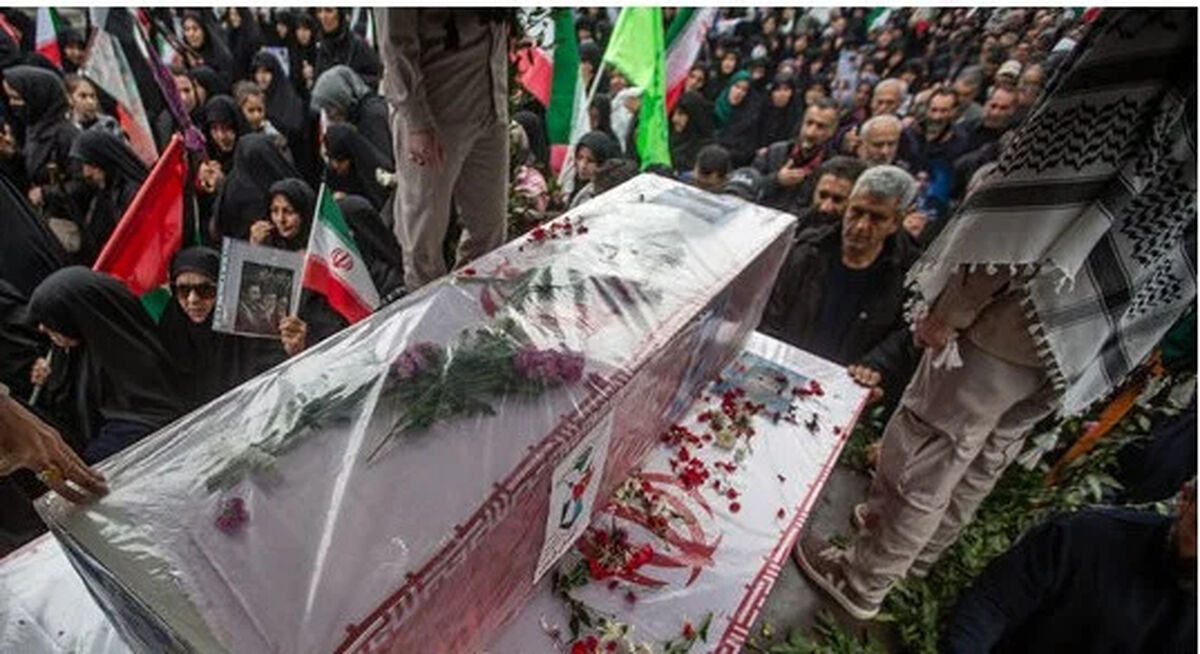 او خانم معلم کودکی‌هایم بود