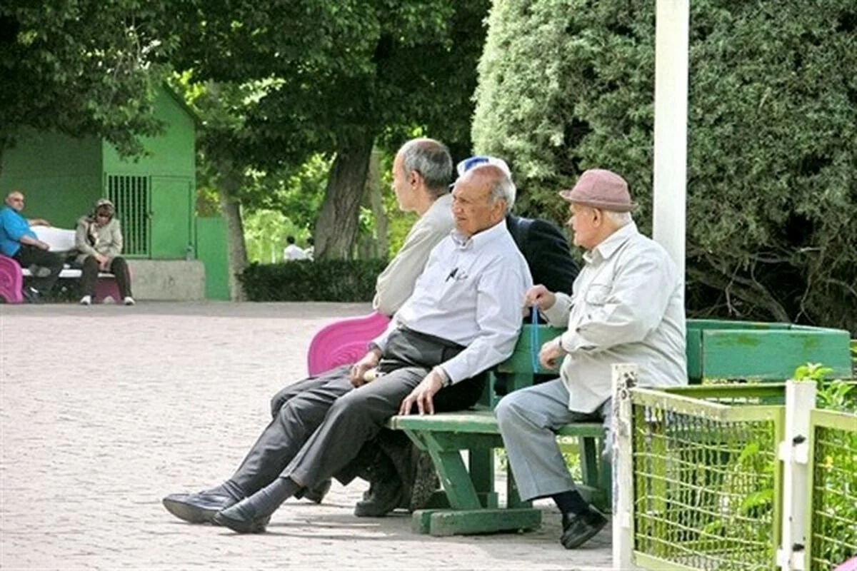 واریز حقوق فروردین بازنشستگان کشوری با افزایش ۲۰ درصدی/ زمان دقیق اعلام شد