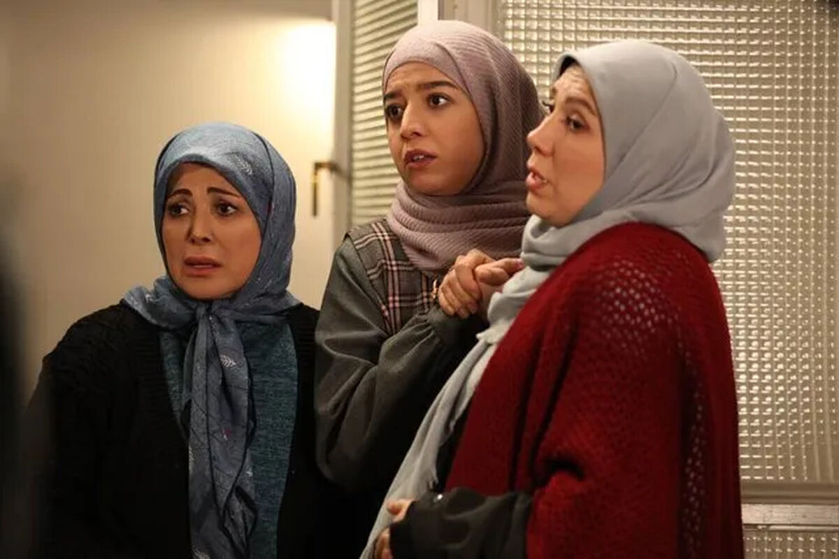 زندگینامه دریا آقاخانی گلناز سریال اسباب زحمت