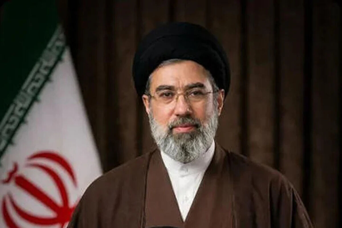 پیام رهبر انقلاب اسلامی به مناسبت روز کارگر و روز معلم