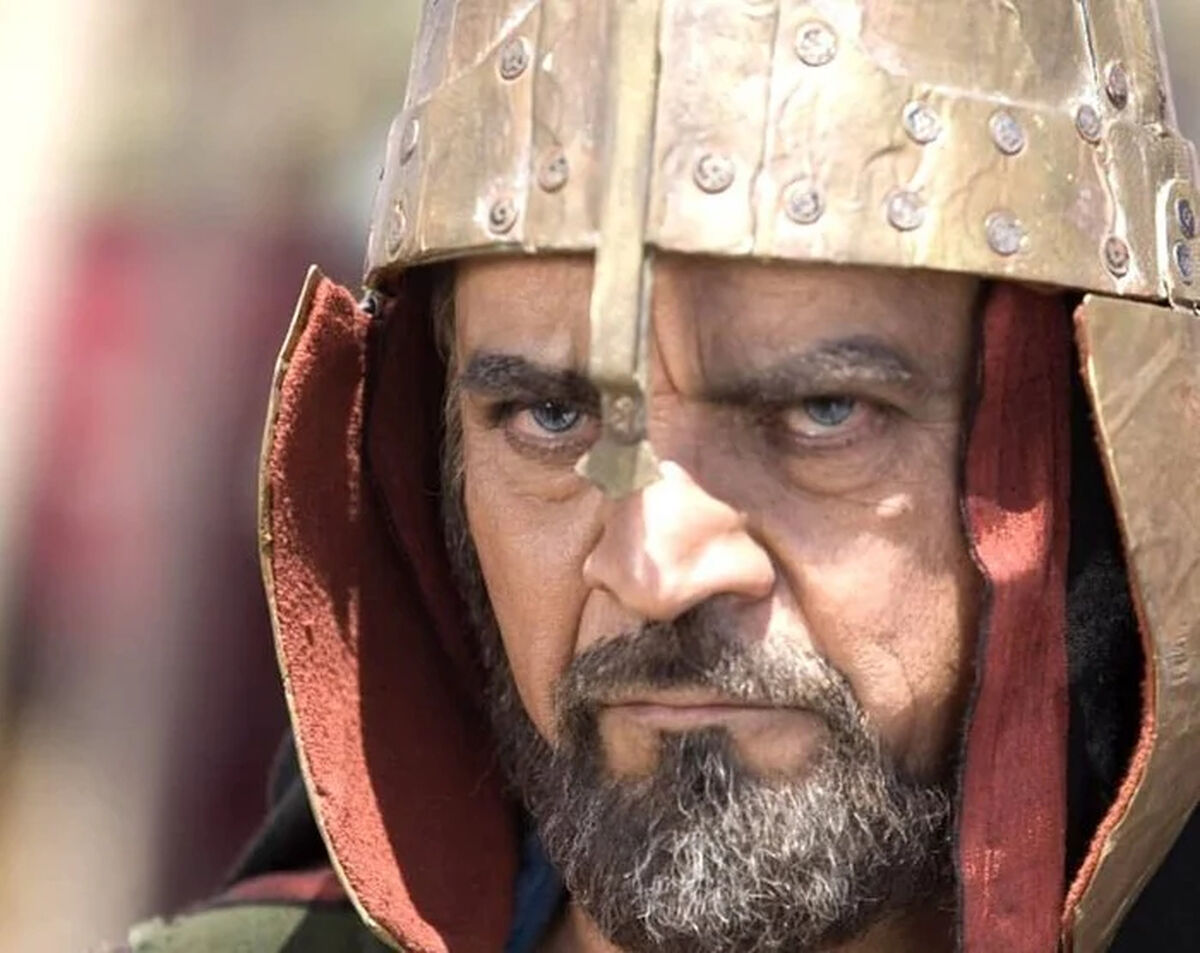 سفر در زمان | «عمر بن سعد» سریال مختارنامه در لباس رزمی؛ سال 1394