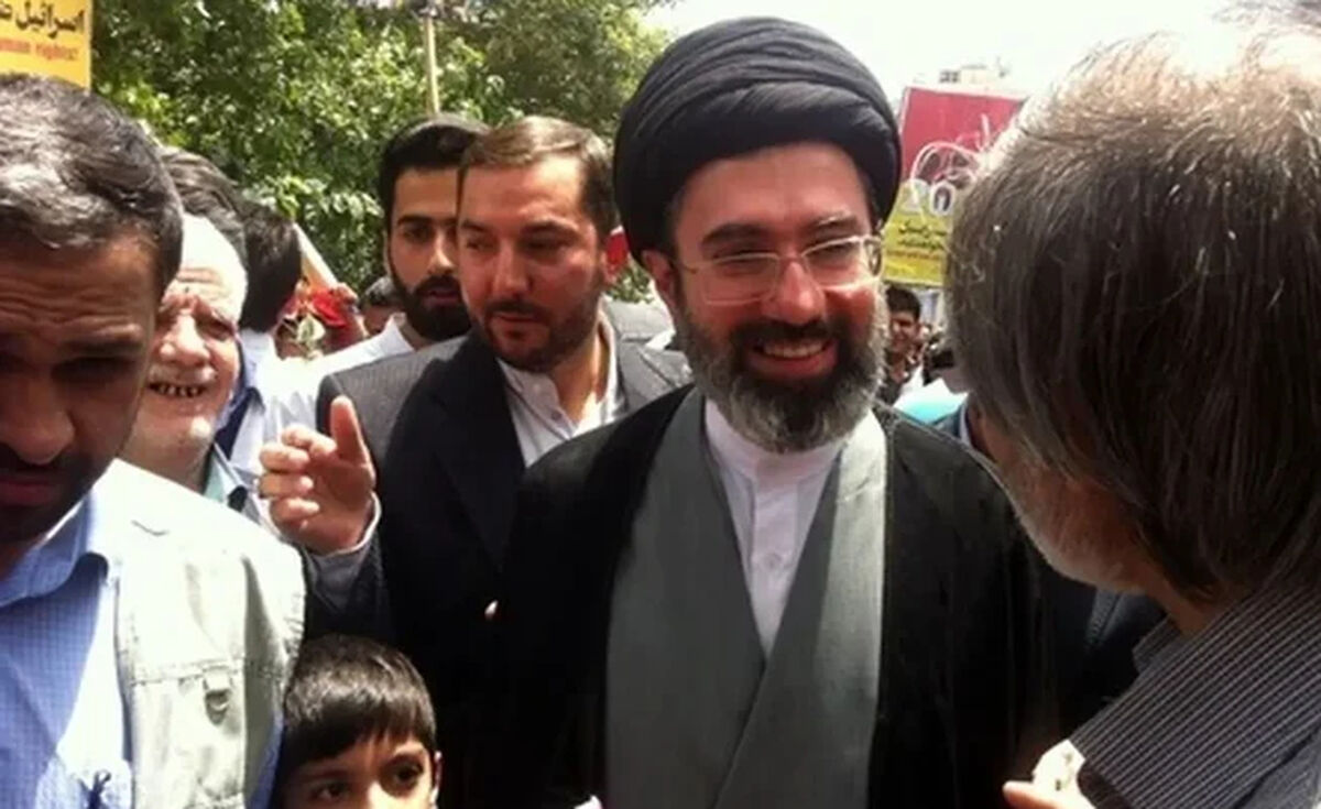 سفر در زمان؛ سید مجتبی خامنه‌ای رهبر انقلاب در راهپیمایی روز قدس