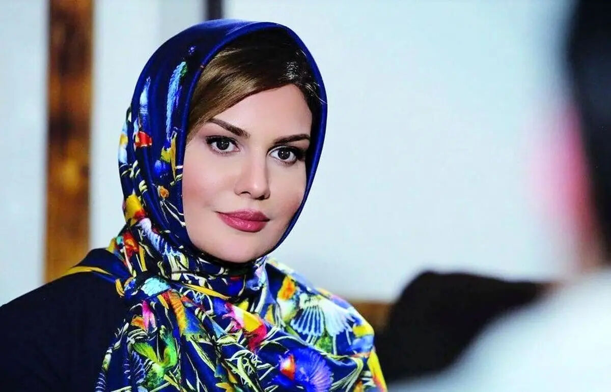 عکس| تصویری دیده نشده از رز رضوی در حال پخت نذری امام حسین