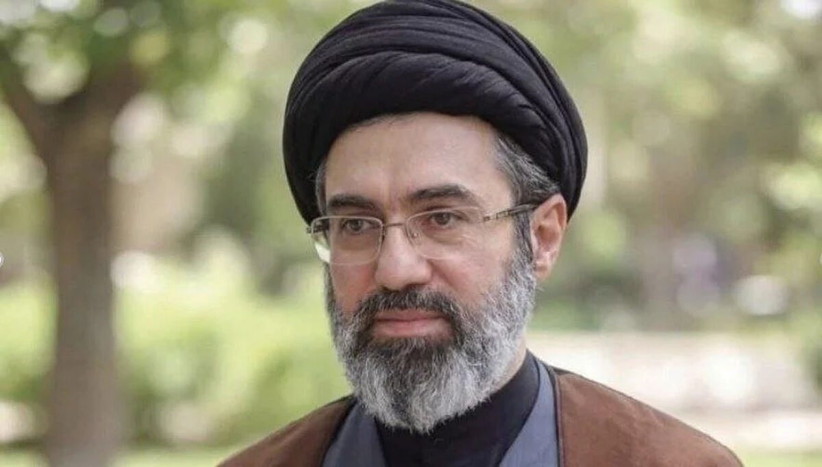 رهبر معظم انقلاب در مراسم تشییع رهبر شهید شرکت می‌کند؟
