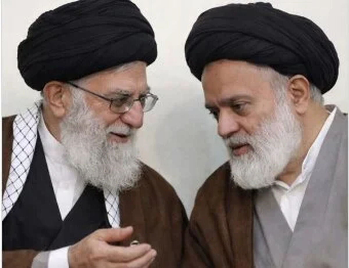 آیت الله سیدمصطفی خامنه‌ای را بیشتر بشناسید؛ پسری که بر پیکر پدر شهید نماز خواند