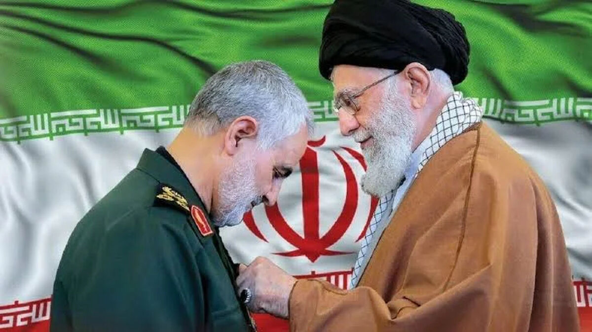 تصویر دیدار خصوصی سردار سلیمانی و خانواده اش با رهبری شهید انقلاب