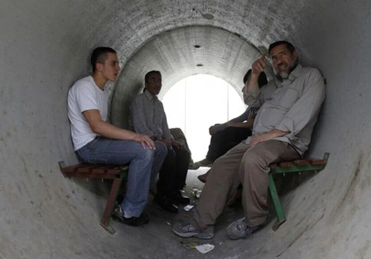 چندین شهر در اسرائیل پناهگاه‌های عمومی را باز کردند