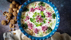 طرز تهیه آب‌دوغ خیار مجلسی / بهترین انتخاب برای تابستان