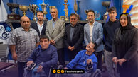 دیدار صمیمانه علی تاجرنیا با دو هوادار متعصب استقلال +عکس