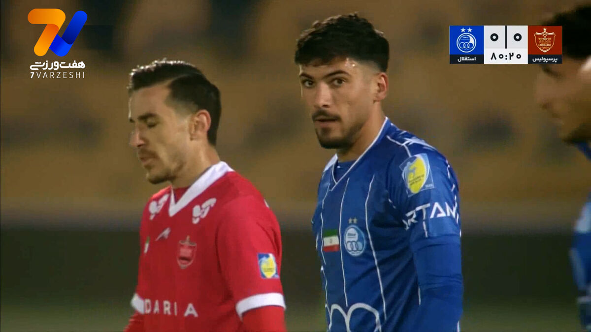 شوت عجیب قلی‌زاده از بالای دروازه پرسپولیس بیرون رفت